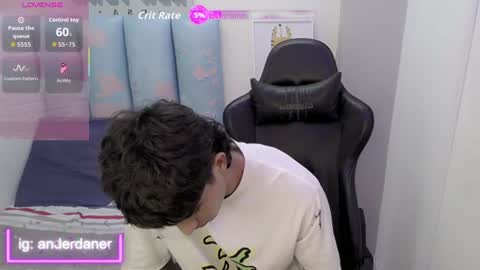 Snapshot of liam_play chatting on June 20, 2026, 4:15 am LIAM online show from June 20, 2026, 4:15 am