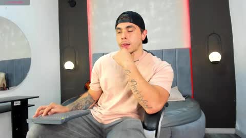 Liam online show from September 24, 2025, 10:35 pm