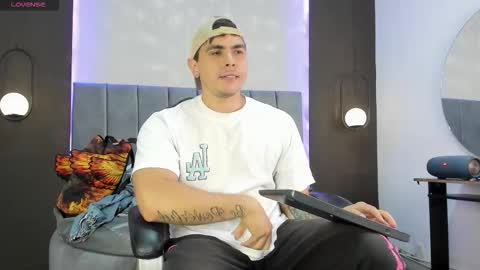 Liam online show from October 28, 2025, 11:07 pm