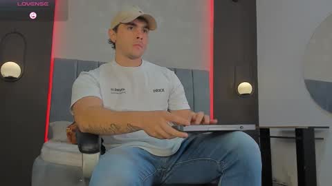 Liam online show from March 12, 2026, 8:04 pm