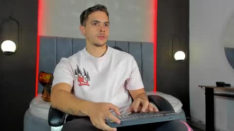 Liam online show from April 20, 2026, 6:53 pm