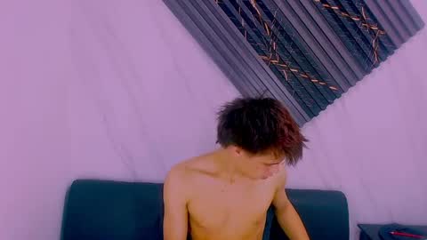 liam_york online show from April 15, 2026, 5:20 pm