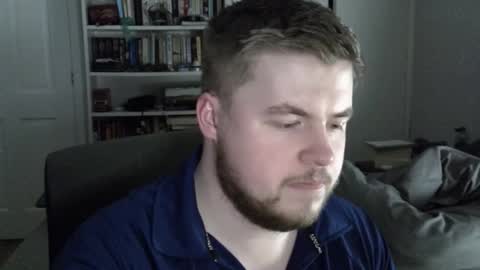 Liam Fox online show from November 16, 2025, 2:17 am