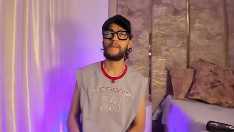 LiamSamderz online show from October 28, 2025, 11:47 am