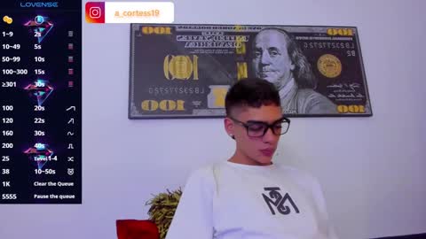 Snapshot of lian_23_ chatting on December 3, 2024, 7:33 pm online show from December 3, 2024, 7:33 pm