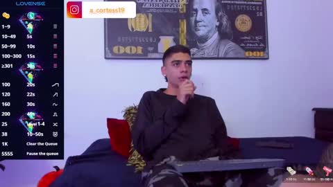 Snapshot of lian_23_ chatting on December 4, 2024, 10:13 am online show from December 4, 2024, 10:13 am