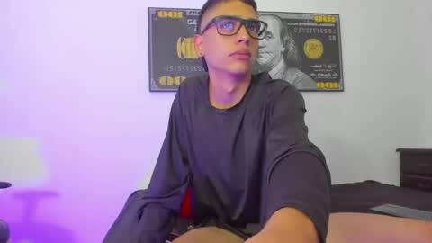 Snapshot of lian_23_ chatting on December 17, 2024, 1:16 pm online show from December 17, 2024, 1:16 pm