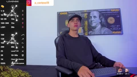 Snapshot of lian_23_ chatting on January 7, 2025, 4:50 am online show from January 7, 2025, 4:50 am