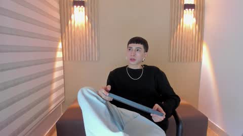 lian_cameron online show from February 11, 2026, 3:55 am