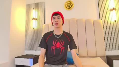 lian_cameron online show from March 17, 2026, 3:55 am