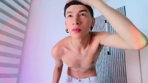 lian_cameron online show from June 3, 2026, 3:53 am