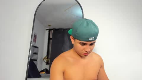 lianfox_ online show from July 6, 2026, 12:35 pm