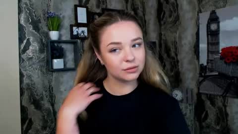 Snapshot of liaralime_ chatting on June 29, 2026, 7:25 am Liara online show from June 29, 2026, 7:25 am
