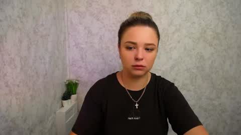 Snapshot of liaralime_ chatting on June 30, 2026, 7:42 am Liara online show from June 30, 2026, 7:42 am
