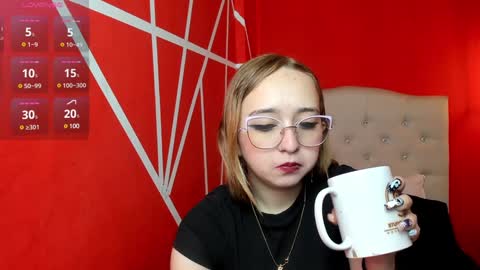 Snapshot of liaroberts1 chatting on December 15, 2024, 12:06 pm Lia Roberts online show from December 15, 2024, 12:06 pm