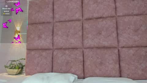 liavelez_ online show from April 11, 2026, 1:37 pm