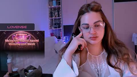 libra_mia online show from February 5, 2026, 7:35 am