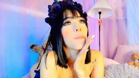 Valentina Hall online show from April 19, 2026, 6:10 pm