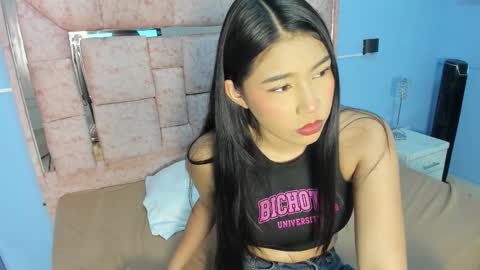 licky_lov online show from November 26, 2025, 3:18 am