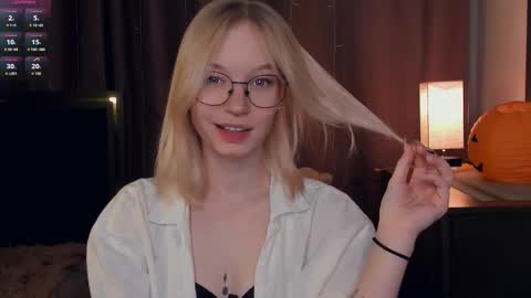 Snapshot of lidiaklemencic chatting on October 21, 2025, 7:36 pm Ann online show from October 21, 2025, 7:36 pm