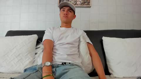 light_haze online show from October 3, 2025, 3:42 pm