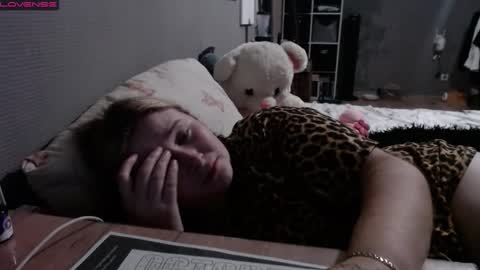 Snapshot of light_lunaa chatting on September 15, 2025, 3:12 pm light_lunaa online show from September 15, 2025, 3:12 pm