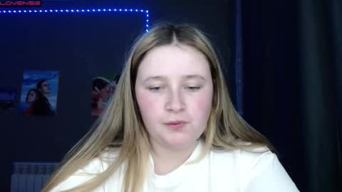 Snapshot of light_lunaa chatting on October 11, 2025, 1:53 pm light_lunaa online show from October 11, 2025, 1:53 pm