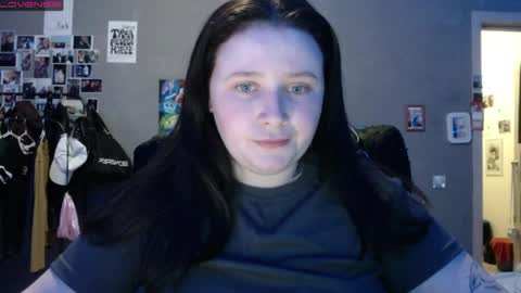 light_lunaa online show from April 11, 2026, 3:27 pm