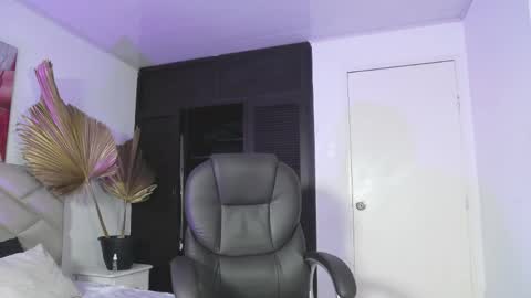 liilithstone online show from April 4, 2026, 11:13 pm