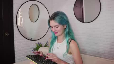 Snapshot of lika_sky chatting on September 28, 2025, 8:36 pm lika_sky online show from September 28, 2025, 8:36 pm