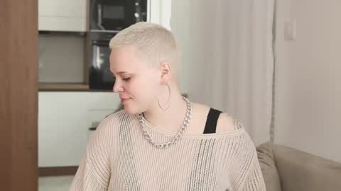 likaaberry online show from March 25, 2026, 9:04 am