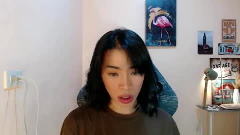 Snapshot of likliklicklengleng chatting on November 8, 2025, 5:23 pm Leng online show from November 8, 2025, 5:23 pm