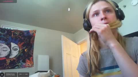 Snapshot of lil_gem chatting on September 16, 2025, 5:58 pm lil gemmie online show from September 16, 2025, 5:58 pm