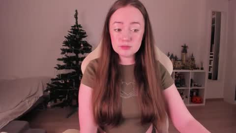 Snapshot of lil_happiness chatting on December 18, 2025, 7:20 pm for free registration 3 online show from December 18, 2025, 7:20 pm