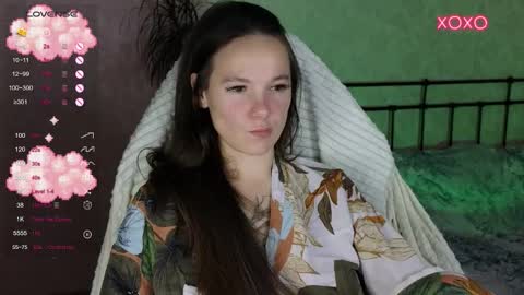 Snapshot of lil_luna_x chatting on November 12, 2025, 8:41 pm little moon online show from November 12, 2025, 8:41 pm