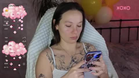 Snapshot of lil_luna_x chatting on February 8, 2026, 10:35 pm little moon online show from February 8, 2026, 10:35 pm