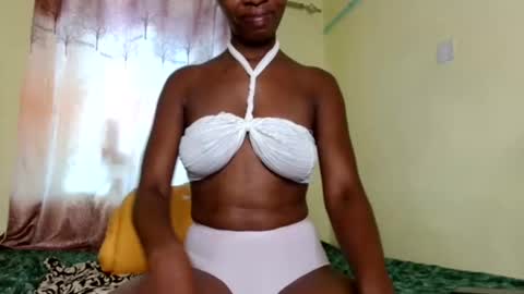 Snapshot of lil_paula chatting on October 28, 2025, 7:23 am serenity online show from October 28, 2025, 7:23 am