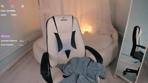  YOUR LIL STEPHANIE  online show from October 24, 2025, 1:29 pm