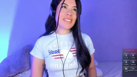 Snapshot of lil_swaay chatting on February 1, 2025, 1:02 am Lola online show from February 1, 2025, 1:02 am