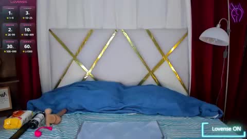 lila_pinky_ online show from April 21, 2026, 11:38 am