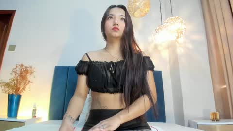 Lila Ross online show from May 11, 2026, 11:49 am