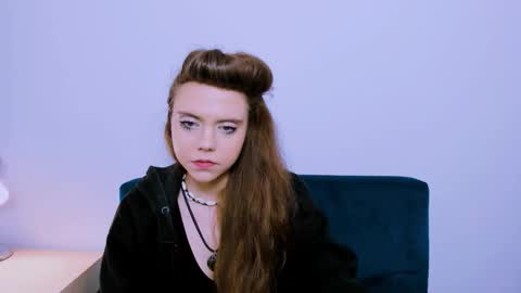 lilaslim online show from December 20, 2025, 10:11 am