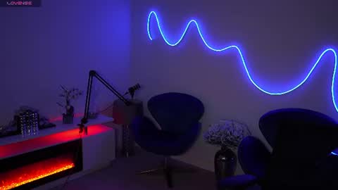 Snapshot of lilbeccaxo chatting on June 17, 2026, 4:52 pm Rebecca online show from June 17, 2026, 4:52 pm
