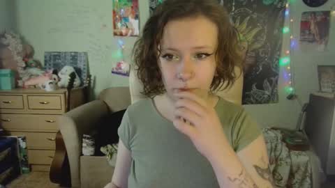 Snapshot of lileyfoxxx chatting on October 1, 2025, 12:44 pm Lil online show from October 1, 2025, 12:44 pm