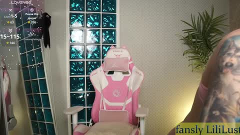 Snapshot of lili_01 chatting on January 28, 2025, 11:17 am Lili online show from January 28, 2025, 11:17 am