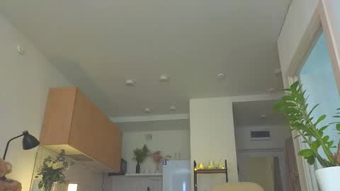 lili__roze_ online show from April 13, 2026, 5:24 am