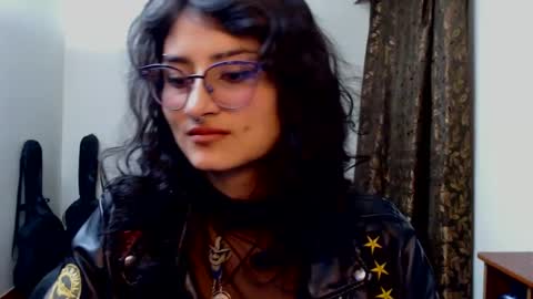 Snapshot of lili_clan chatting on September 13, 2025, 1:05 am lili_clan online show from September 13, 2025, 1:05 am