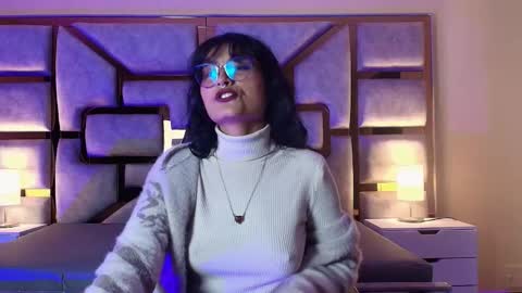 lili_clan online show from November 21, 2025, 5:06 am
