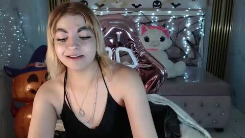 Snapshot of lili_conor_s chatting on October 14, 2025, 3:40 am Lili online show from October 14, 2025, 3:40 am