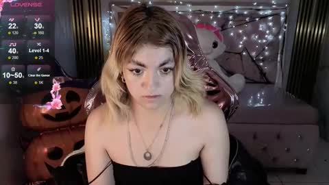 Snapshot of lili_conor_s chatting on October 25, 2025, 3:58 am Lili online show from October 25, 2025, 3:58 am